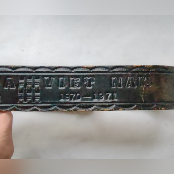 COOL VTG 70S EMBOSSED LEATHER VIETNAM VETERANS BELT CHICAGO NIKEL SILVER BUCKLE - Picture 7 of 13